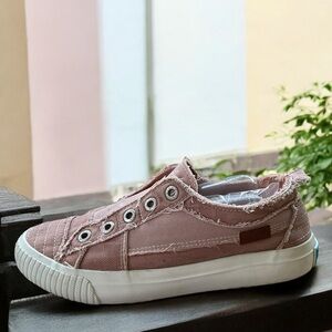 Blowfish Play Slip-On Sneakers | Dusty Pink Hipster Style | Women’s Size 8